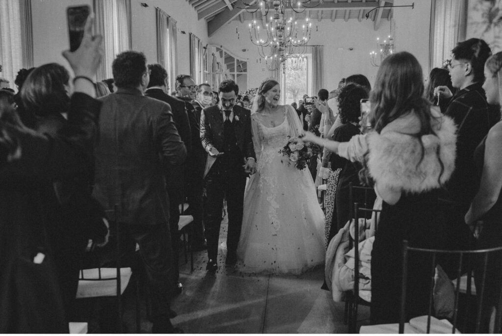 Foto vídeo boda Finca Las Margas ceremonia civil novios salida arroz